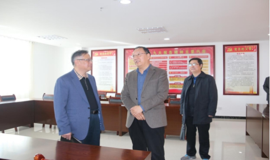 省委常委、省總工會主席馬吉孝等一行蒞臨青海物產(chǎn)集團公司視察，調(diào)研指導道路貨運企業(yè)建會、貨運司機入會等工作