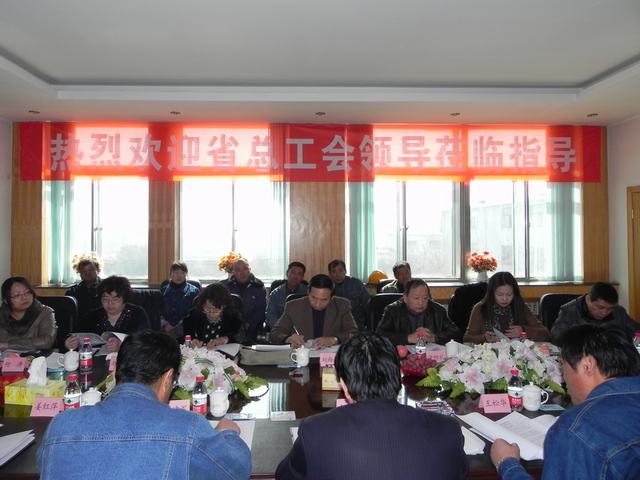 深入車間班組、&ldquo;零距離&rdquo;接觸職工、體驗(yàn)職工生活、傾聽職工心聲